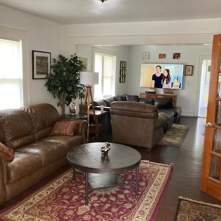 Country House On 1 Acre 4 Beds Great For Events Or A Quiet Weekend! Independence Eksteriør bilde
